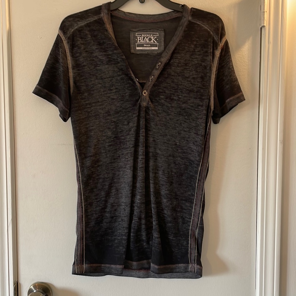 Buckle Black Heathered Charcoal vneck T-shirt